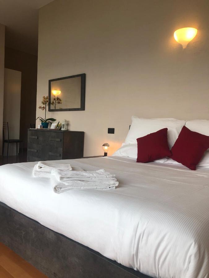 Liza'S Suite'S - Room'S With A View Sala Comacina Exterior foto