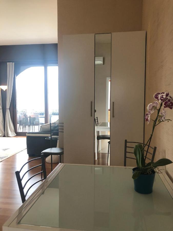 Liza'S Suite'S - Room'S With A View Sala Comacina Exterior foto
