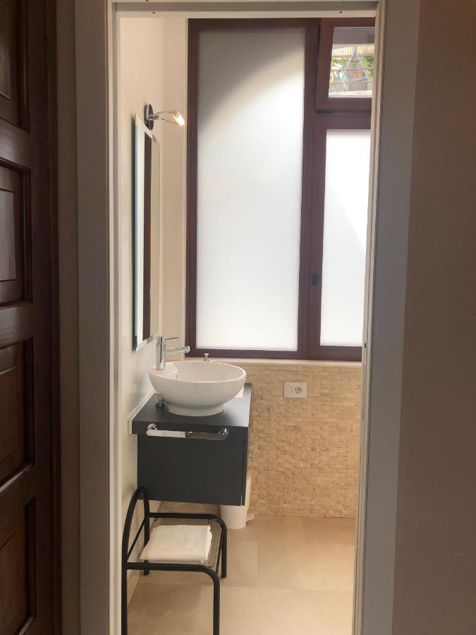 Liza'S Suite'S - Room'S With A View Sala Comacina Exterior foto